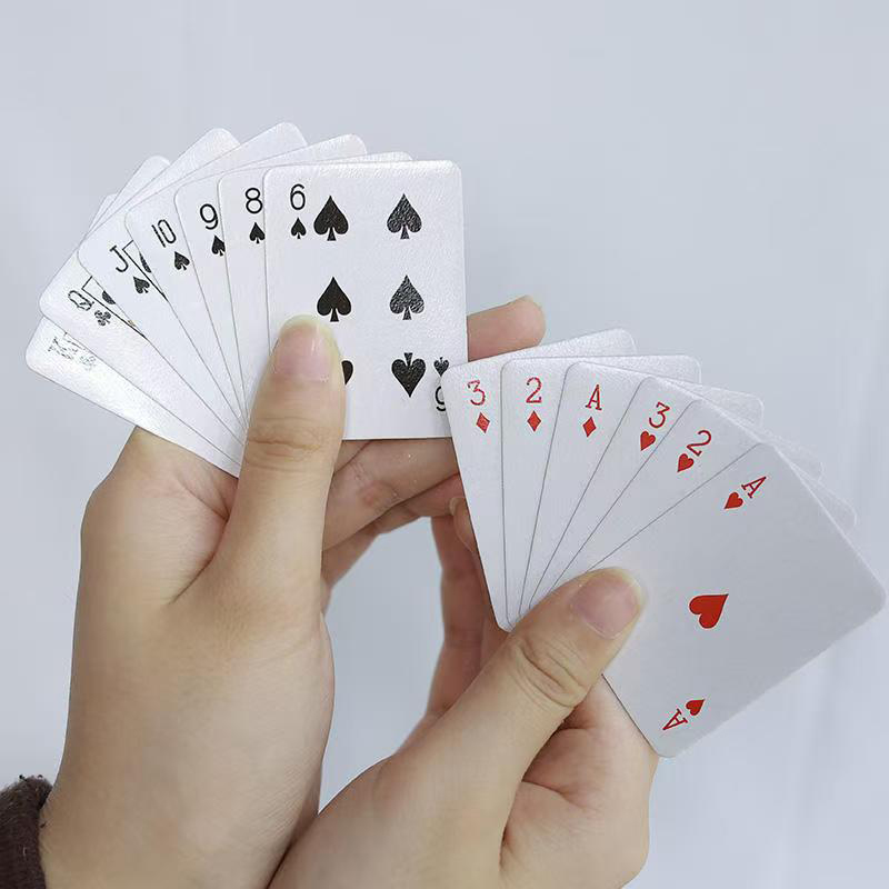 子供と大人のためのミニポーカートランプ,フェスティバルゲーム - Party Games Juegos De Mesa のレビューと価格